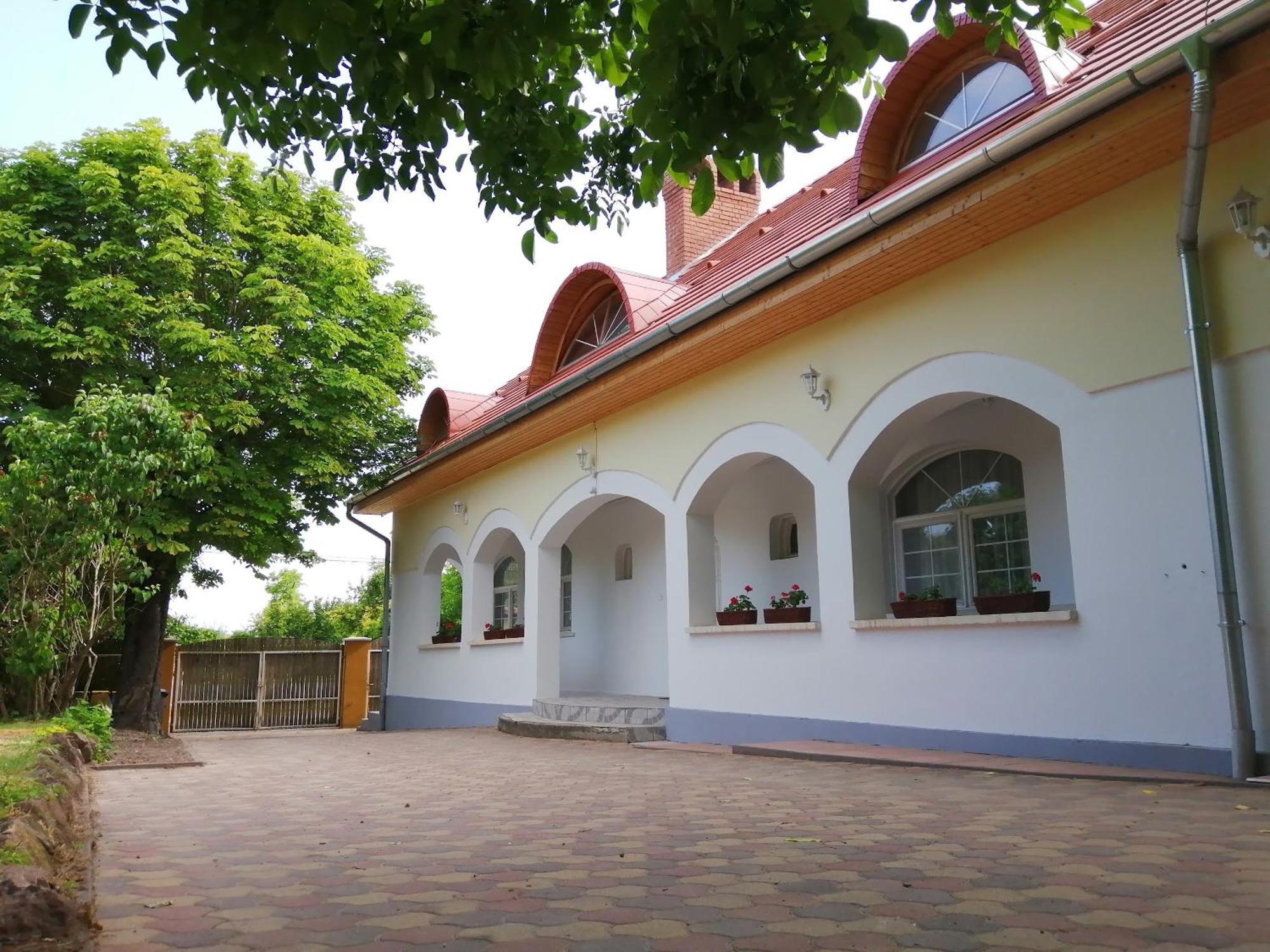 Gesztenye Vendeghaz Ságvár 外观 照片